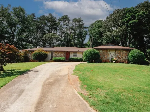 3257 Georgian Woods Cir, Decatur, GA 30034