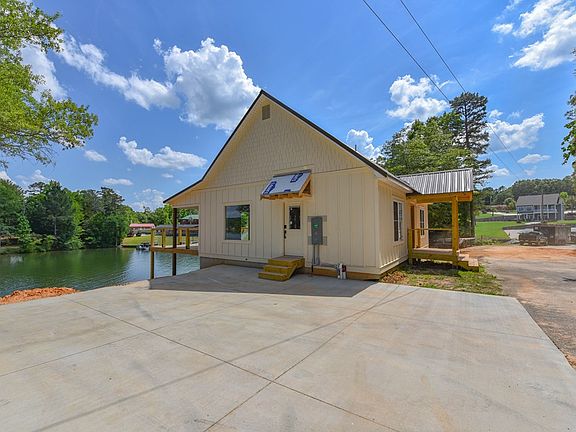 2nd image of 70 Martin Webb Way