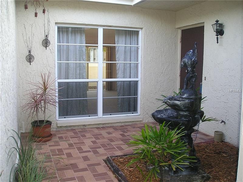 1st image of 1589 Amberlea Dr S