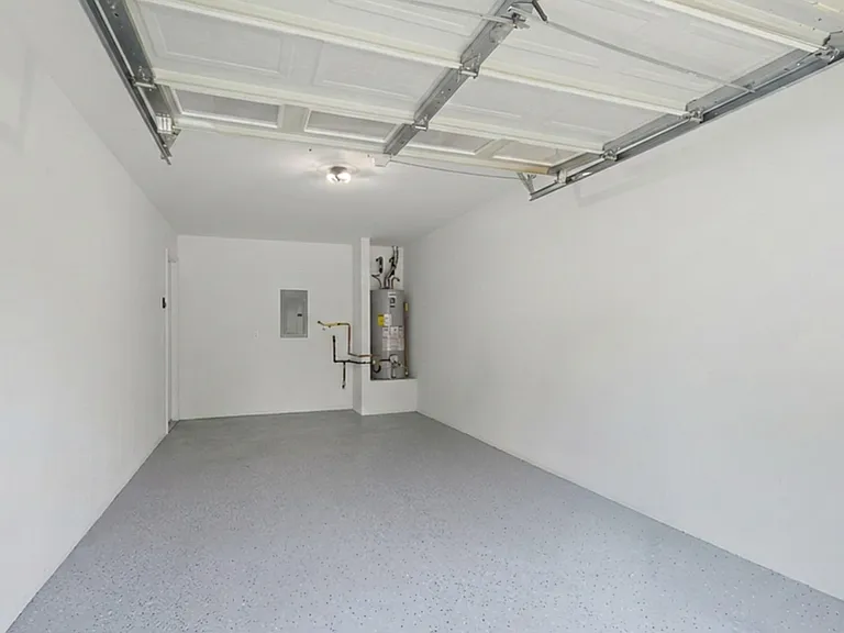 11210 Log Cabin Ln — Photo 26