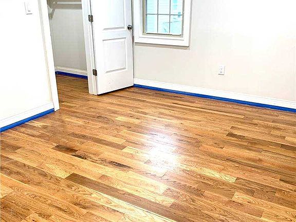 4th image of 11421 148th St