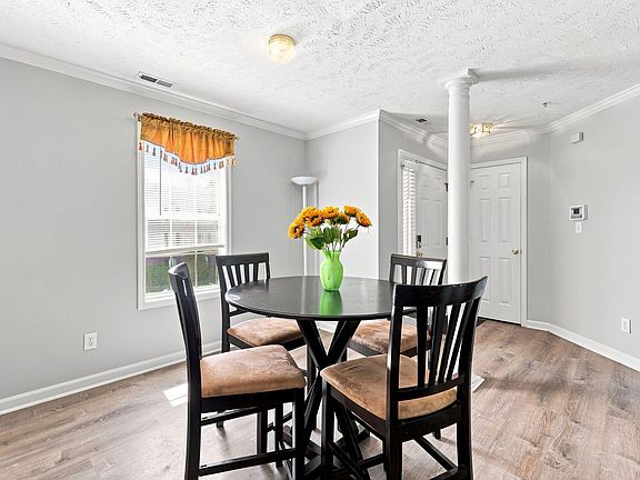 5th image of 370 Bubble Creek Ct Unit 12