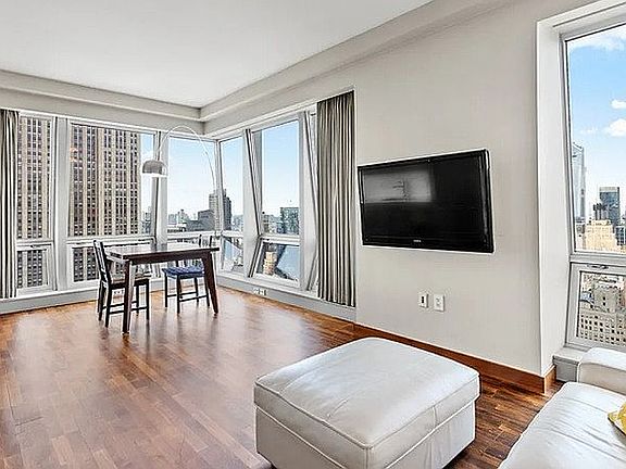 3rd image of 400 5th Ave APT 37H