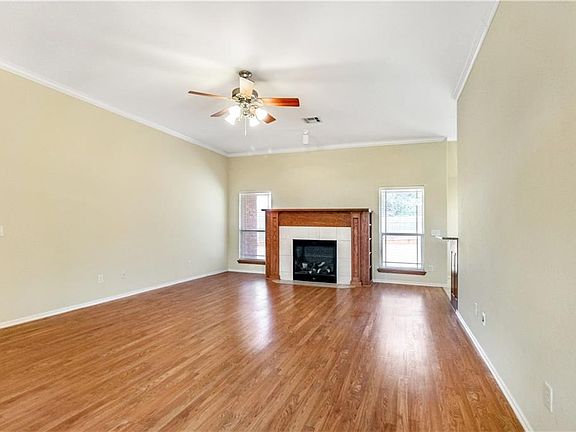 3rd image of 213 NW 160th St