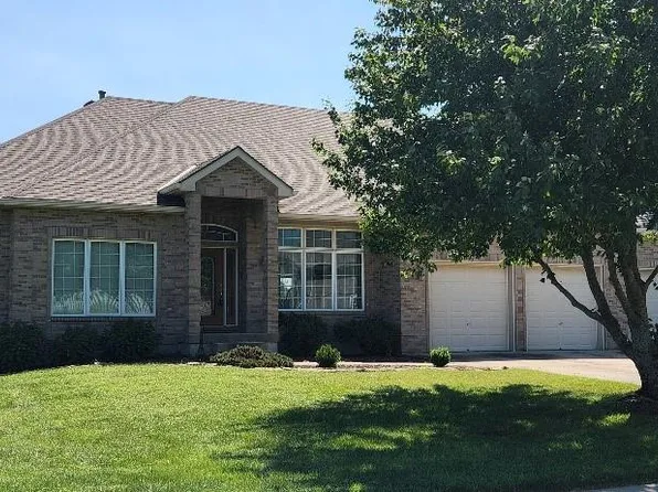15613 Cedar Ln, Basehor, KS 66007