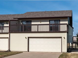 1052 Westwood St, Bismarck, ND 58504