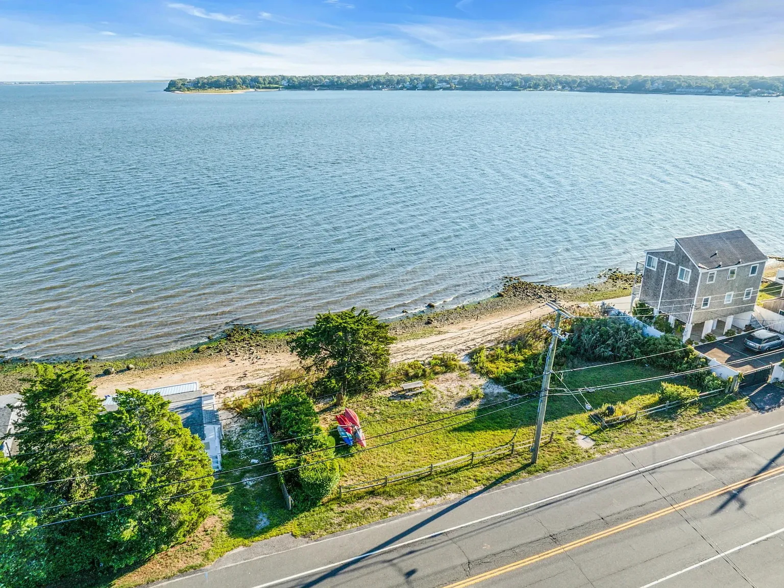 Waterfront Private Beach House New Reno One Bedroom Available — Photo 3