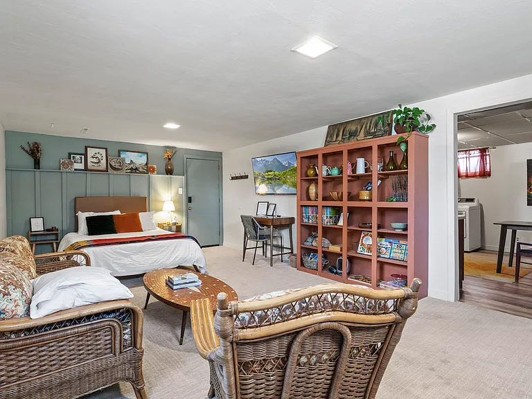2215 E San Miguel St — Photo 14