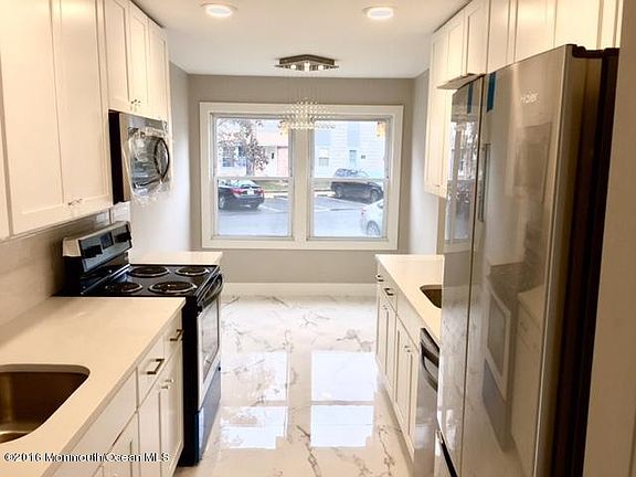 3rd image of 127 Colony Cir