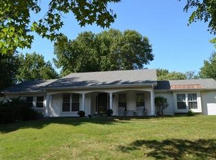 1271 Winema Dr, Chesterfield, MO 63017