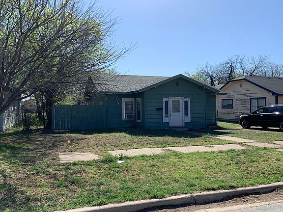 3rd image of 1017 Palm St