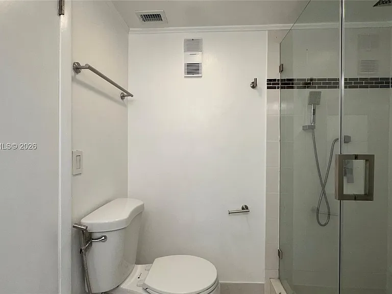 8401 SW 107th Ave #331E — Photo 30