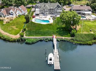 31 Mohawk Ave, Oceanport, NJ 07757