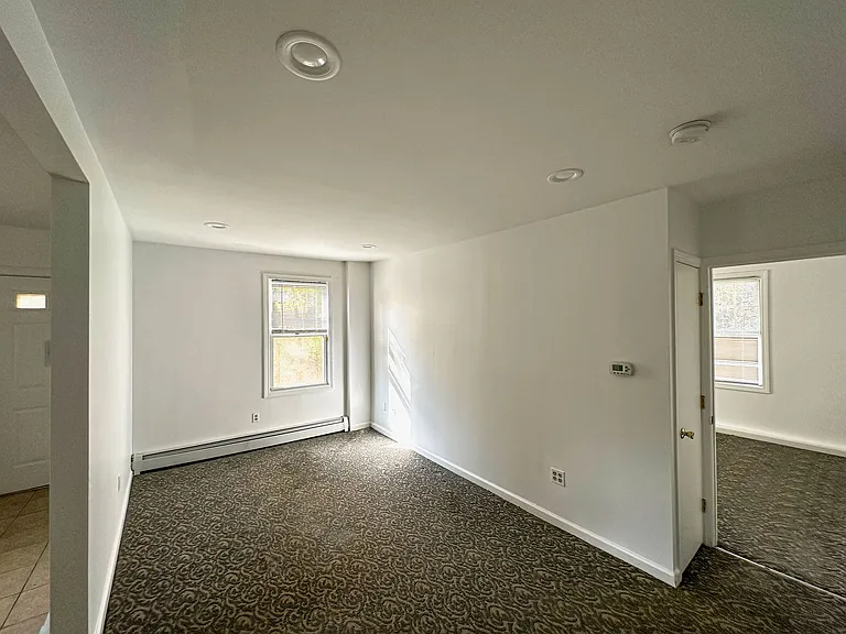 35 Terrace Dr #2R — Photo 1