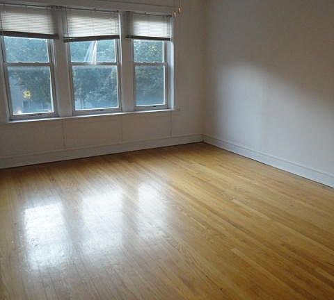 4th image of 5024 N Wolcott Ave #2