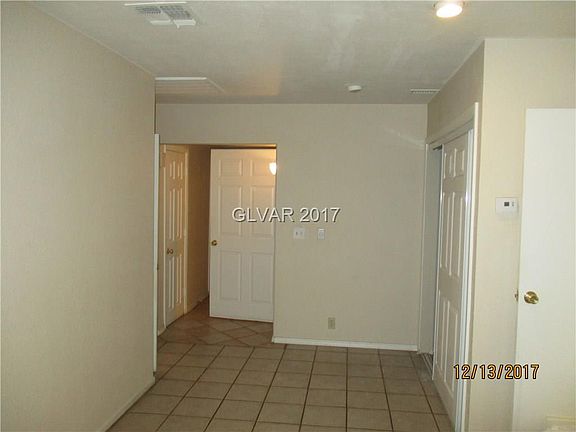 5th image of 4016 Rubidoux Dr