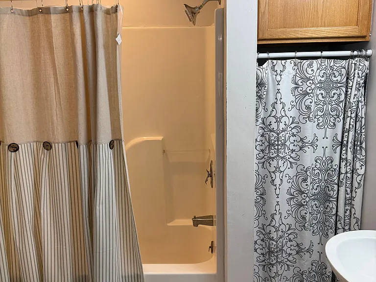 503 E Oliver St — Photo 16