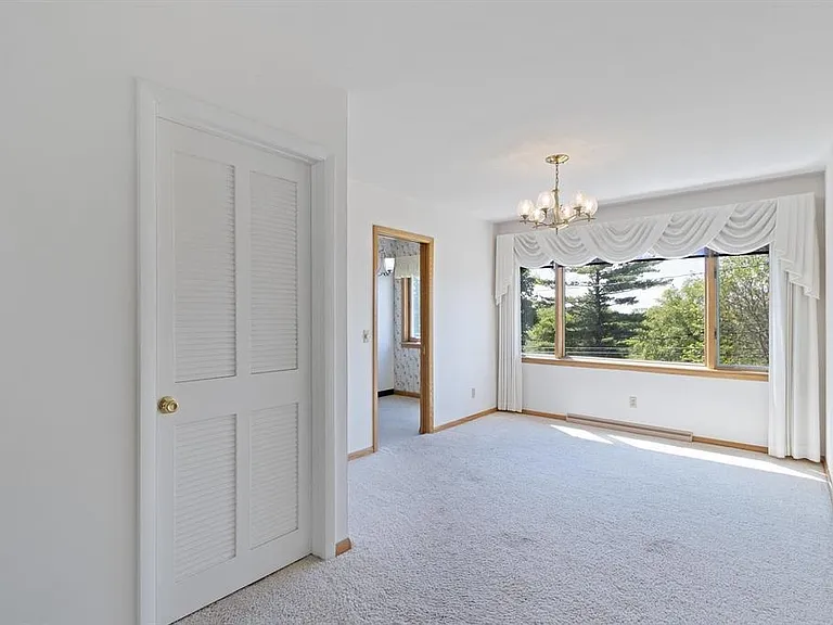822 W Pleasant St — Photo 7