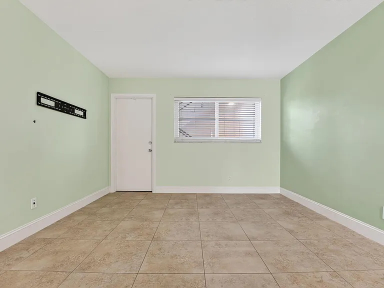 941 Crystal Lake Dr #302 — Photo 10