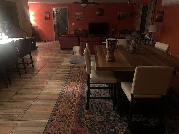 3rd image of 412 Interior