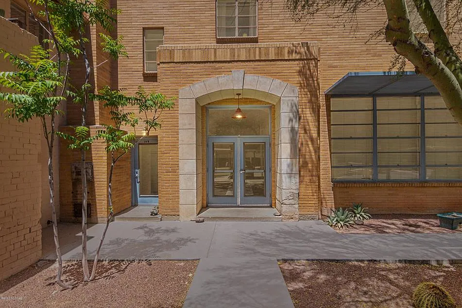 420 S 6th Ave #202