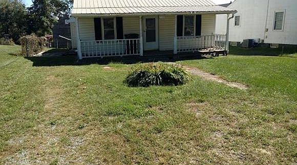 1st image of 238 Magnolia Dr