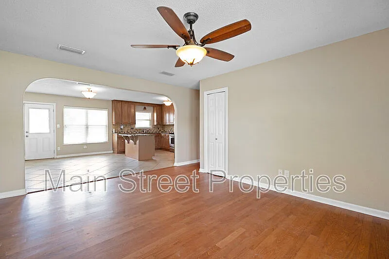 Building Photo - 8137 Imperial Dr