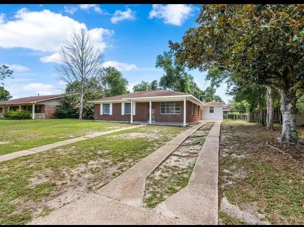 2512 Demaret Dr, Gulfport, MS 39507