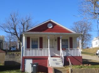 2930 Garfield St, Clinton, IA 52732