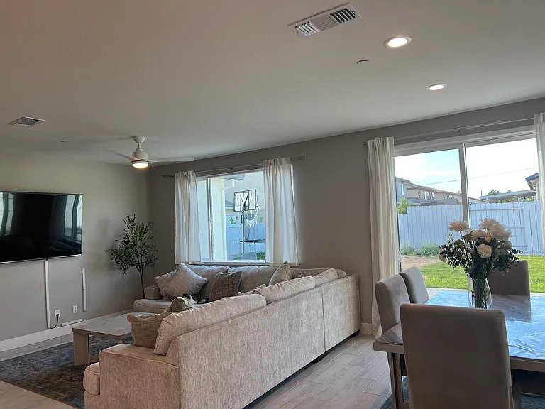 Radiance Ln — Photo 14