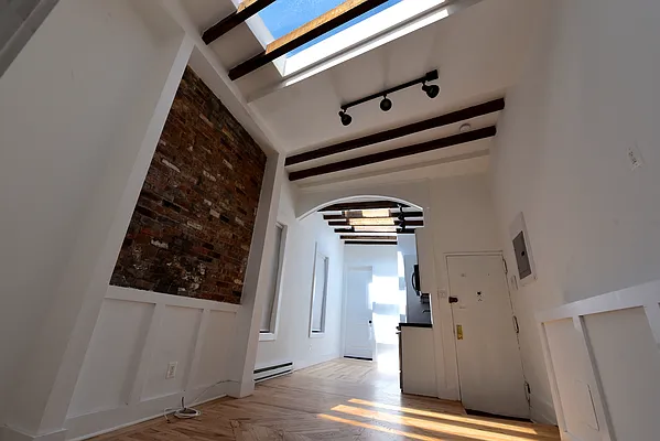 Rented by Nolita Group | media 13