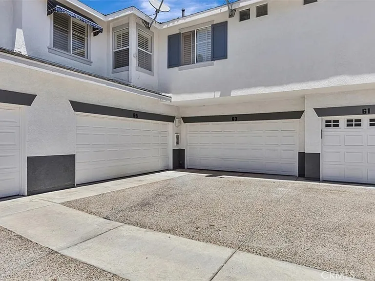 63 Carlsbad Ln — Photo 17