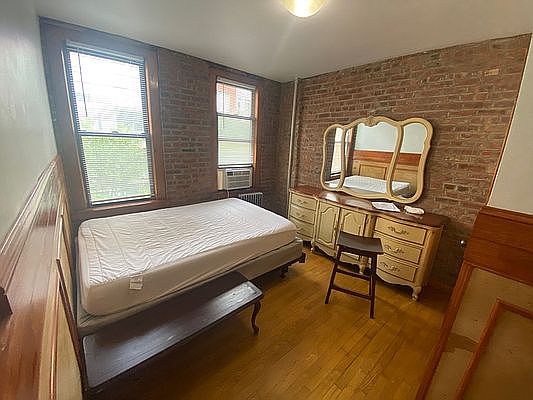 5th image of 424 E 13th St #20
