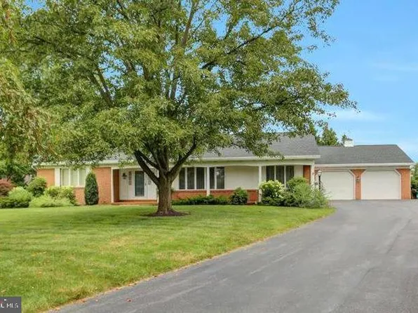 538 Meadowview Cir, Greencastle, PA 17225