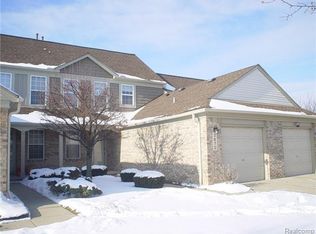 3870 Hunters Way Ct #124, Canton, MI 48188