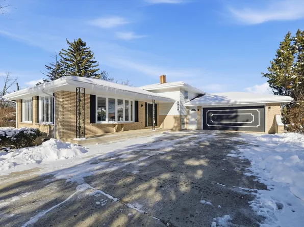 3928 N Cass Ave, Westmont, IL 60559