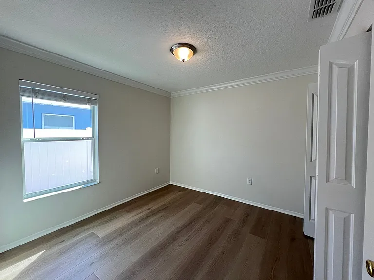 13740 Laranja St — Photo 16