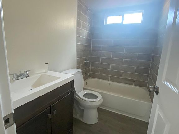4th image of 4514 1/2 W 104th St