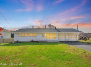 710 Griffin Rd, Roaring Brook Twp, PA 18444