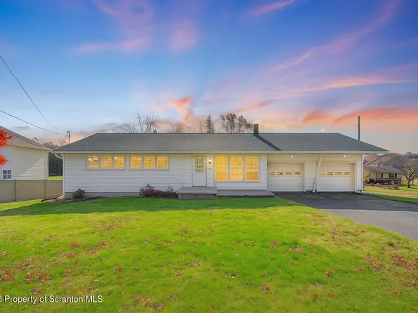 710 Griffin Rd, Roaring Brook Twp, PA 18444