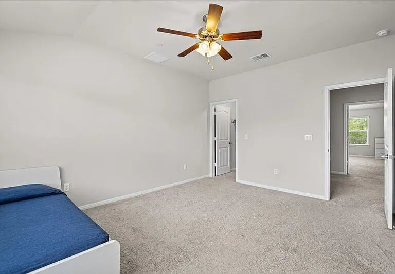 516 E Slaughter Ln — Photo 39