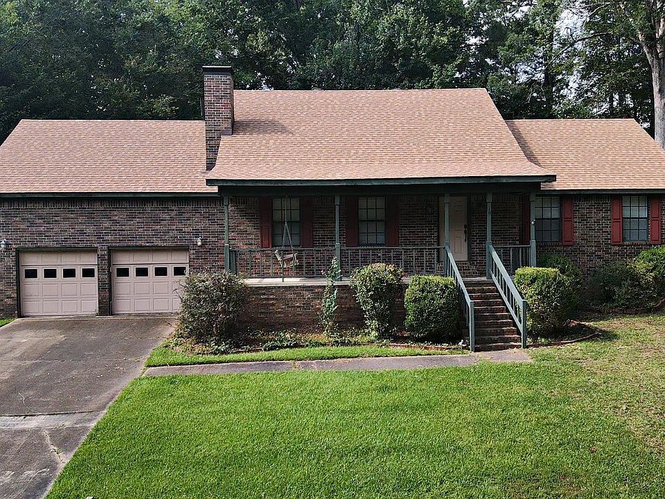 1st image of 10 Edgewood Dr
