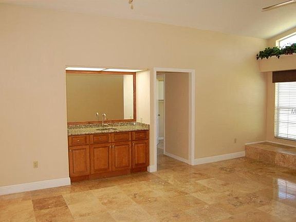 2nd image of 4564 Glenbrook Ln