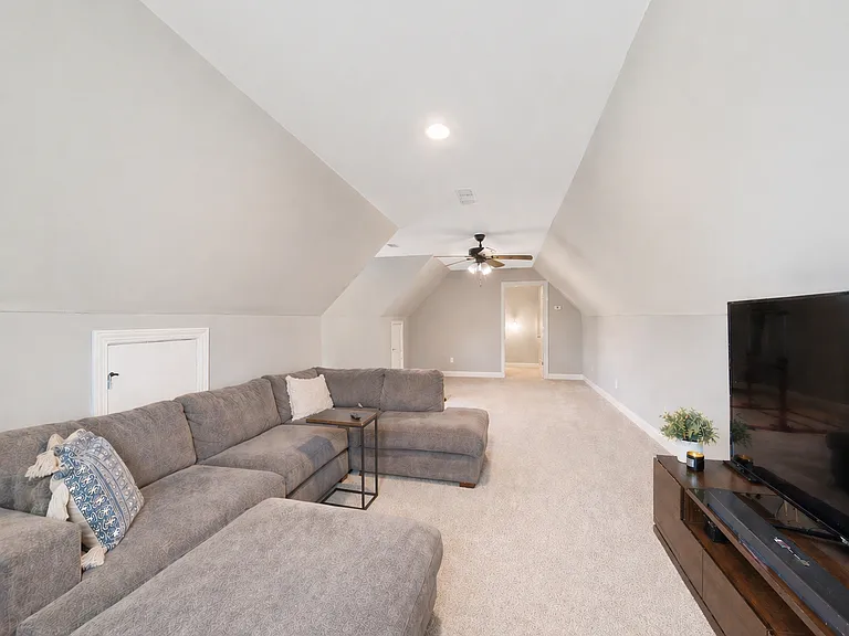 1661 Rugby Ln — Photo 28