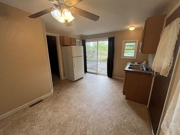 5th image of 131 N Fair Oaks Ave