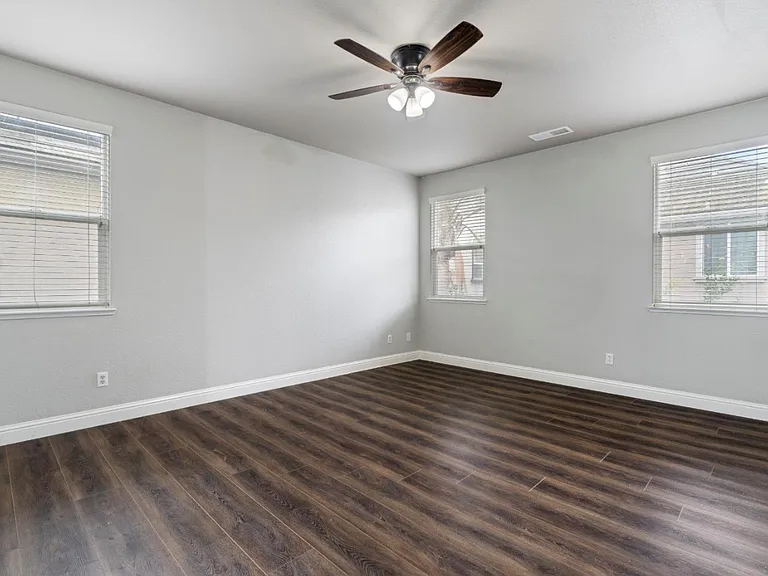274 Crescent Moon Dr — Photo 13