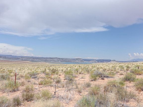 4th image of 215 S Anasazi Dr