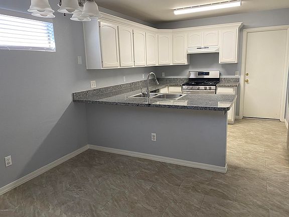 5th image of 4547 E Grove Ave