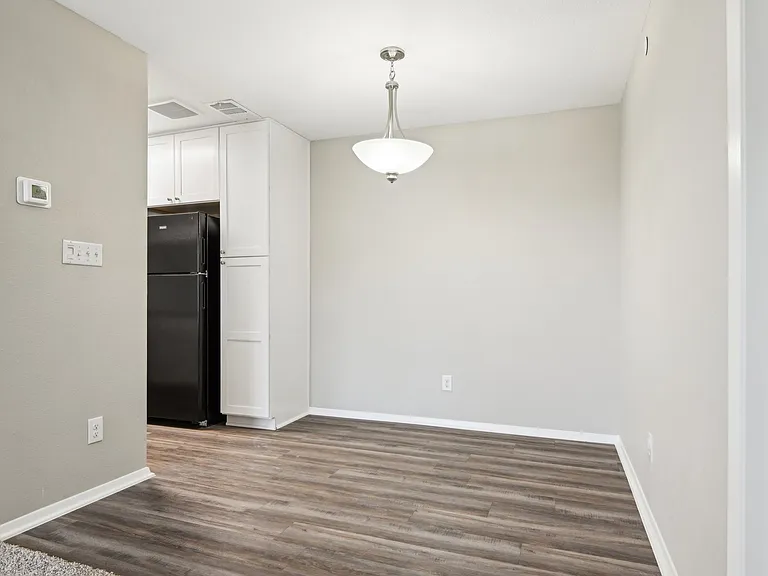 Abbey Glenn Apartments — Photo 100