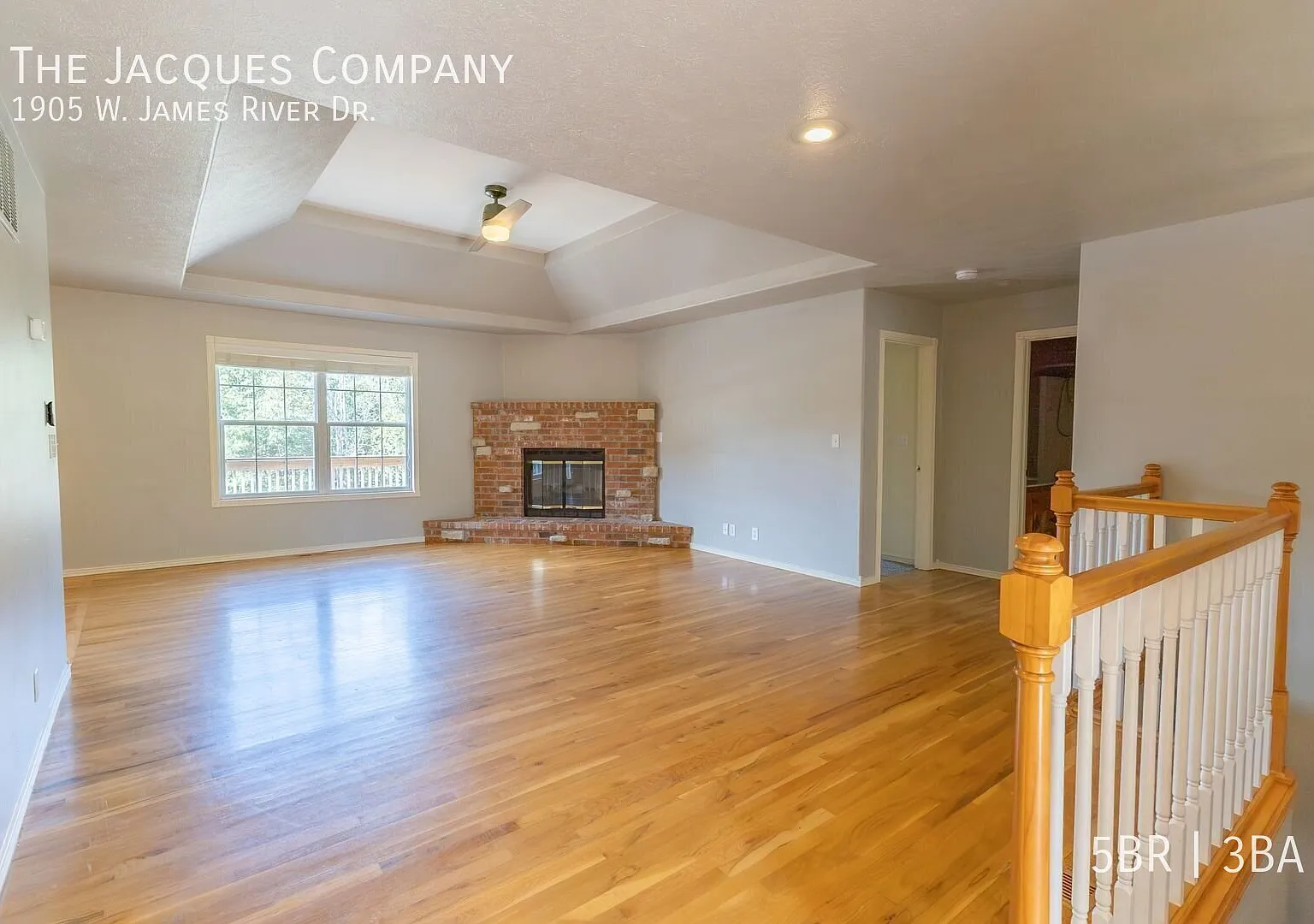 5 bedroom, 3 bath, 3 car garage home with pool & hot tub in Nixa — Photo 2
